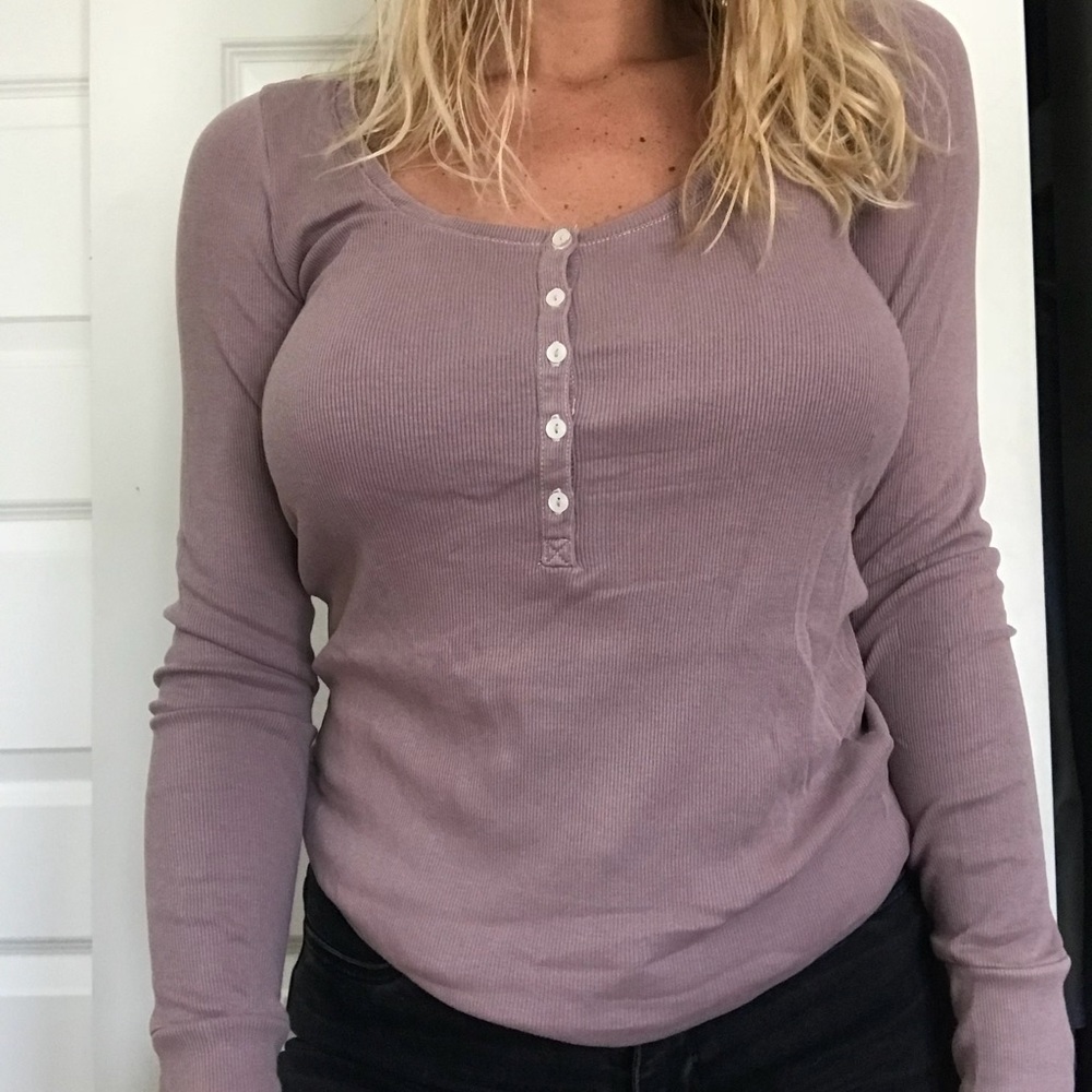 AEO ribbed and buttoned long sleeve (large)